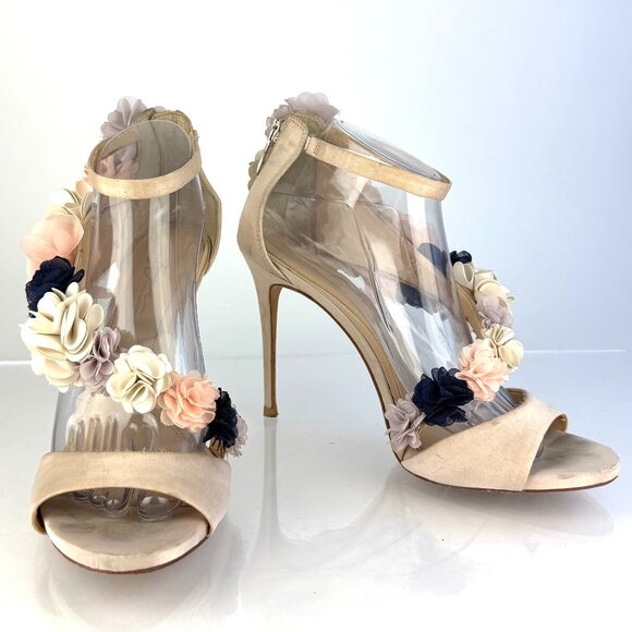 Imagine Vince Camuto Daphne Ivory 3D Floral Stiletto Heels 9.5M Bridal Wedding - Picture 1 of 13